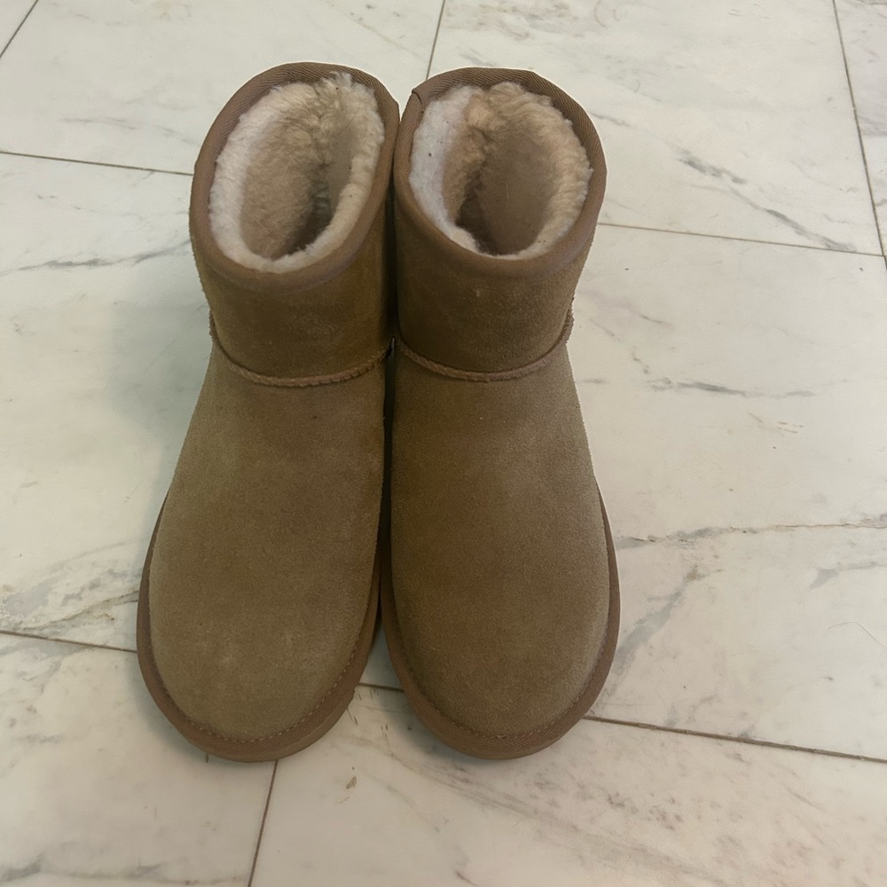 UGG Boots - Picture 3 of 5